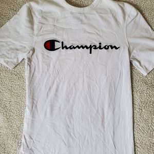 White champion t-shirt
